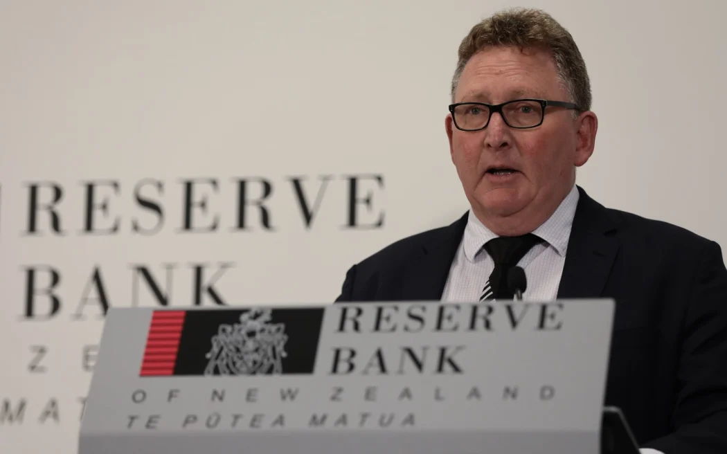 New Zealand Cuts Rates, Signals Deeper Monetary Shift