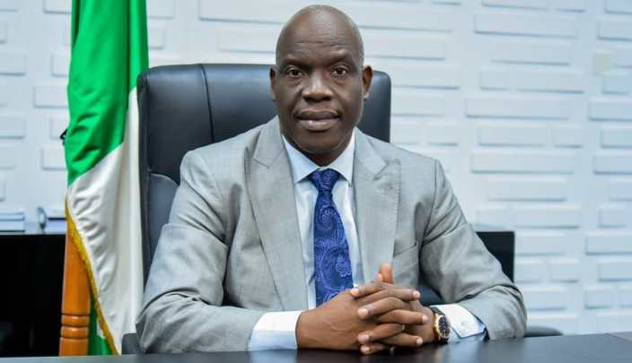 Nigeria opens bids to revive oil output growth