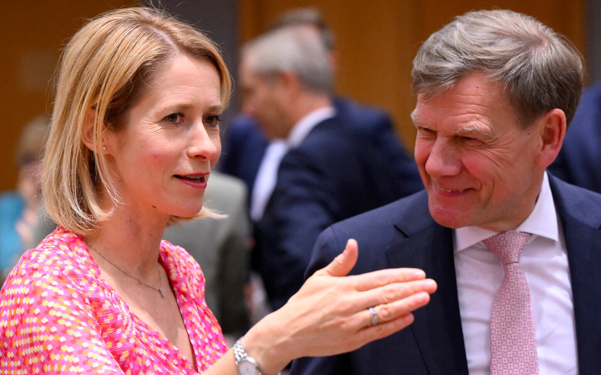 Policy Trap Forces Higher Risk Premium on EUR Assets