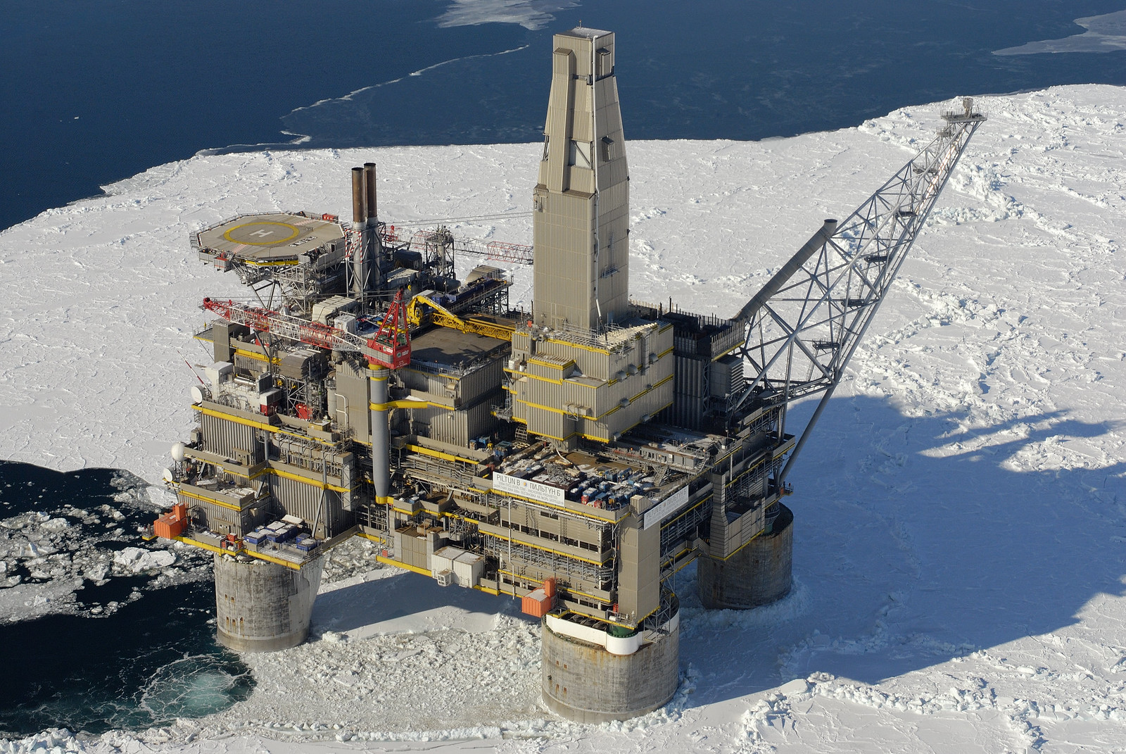 Japan’s LNG Buyers Hedge Against Sakhalin-2 Risk